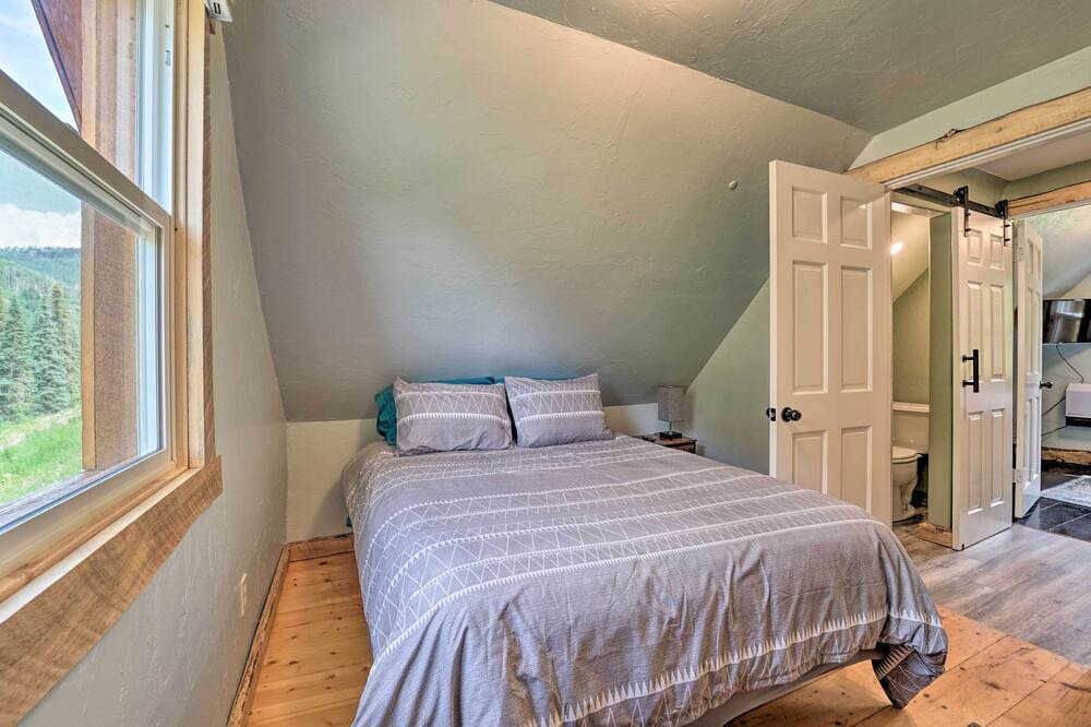 Photo of Bedroom in Columbine Lake