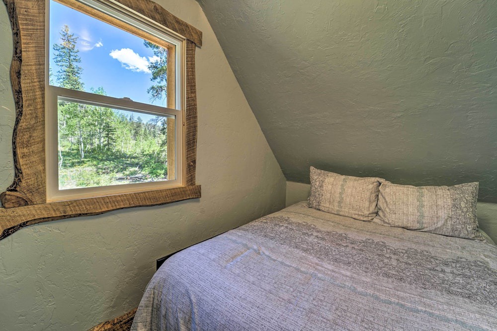 Photo of Bedroom in Columbine Lake