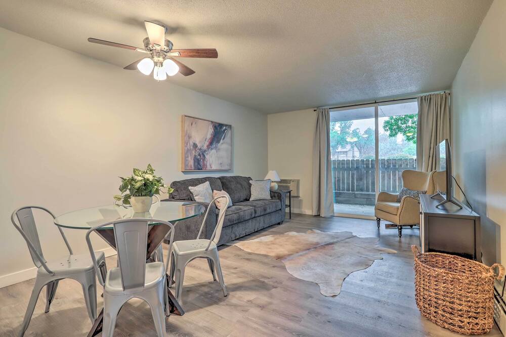 Photo of Livingroom in Heather Ridge