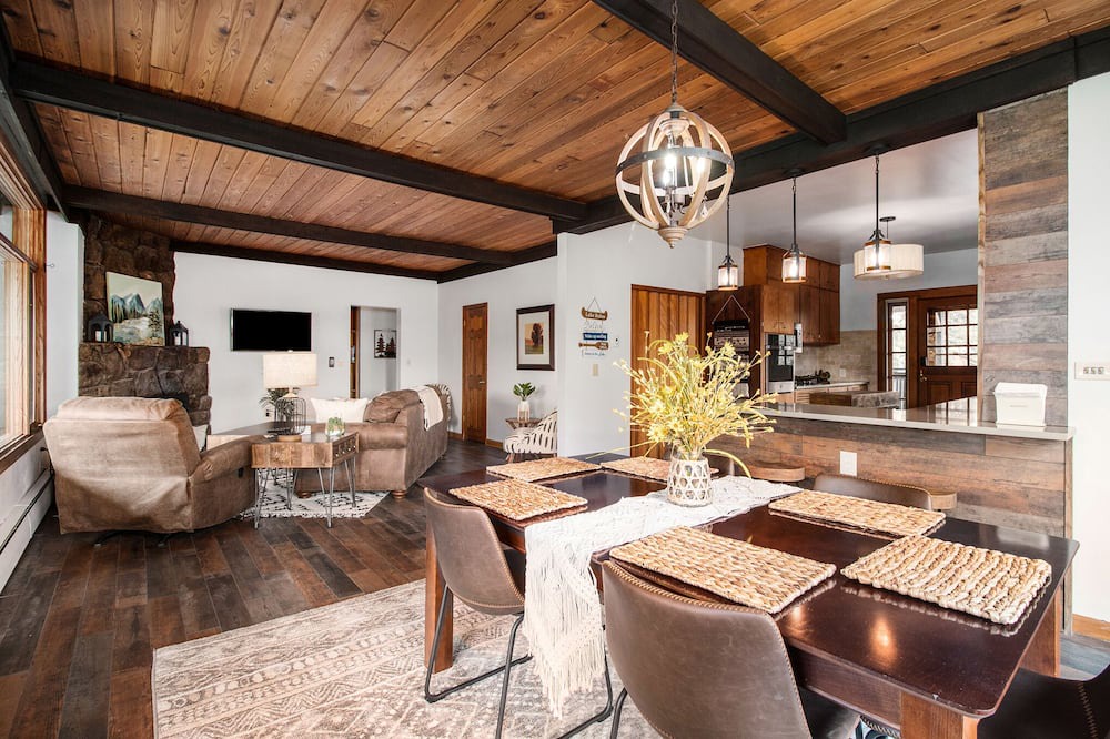 Photo of Livingroom in Kerr Gulch