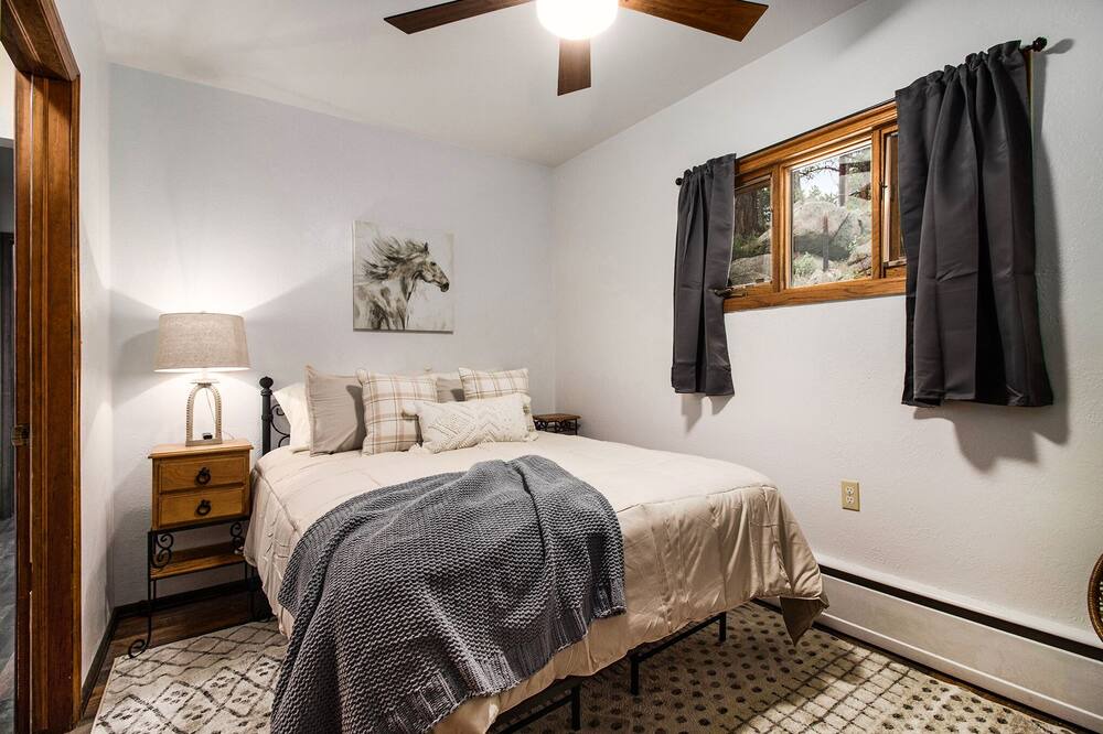 Photo of Bedroom in Kerr Gulch