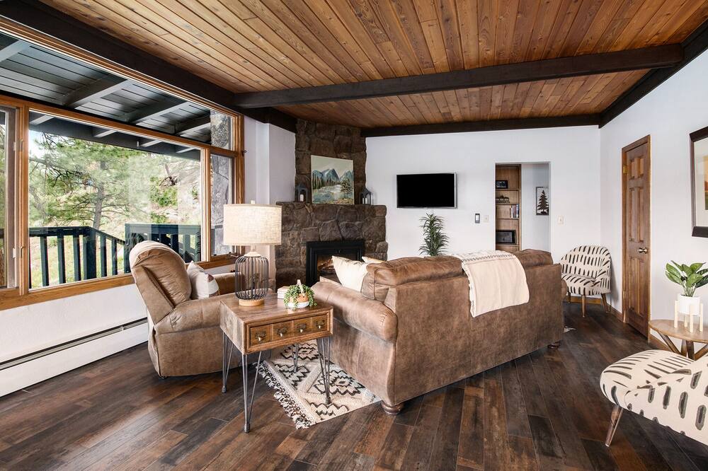 Photo of Livingroom in Kerr Gulch