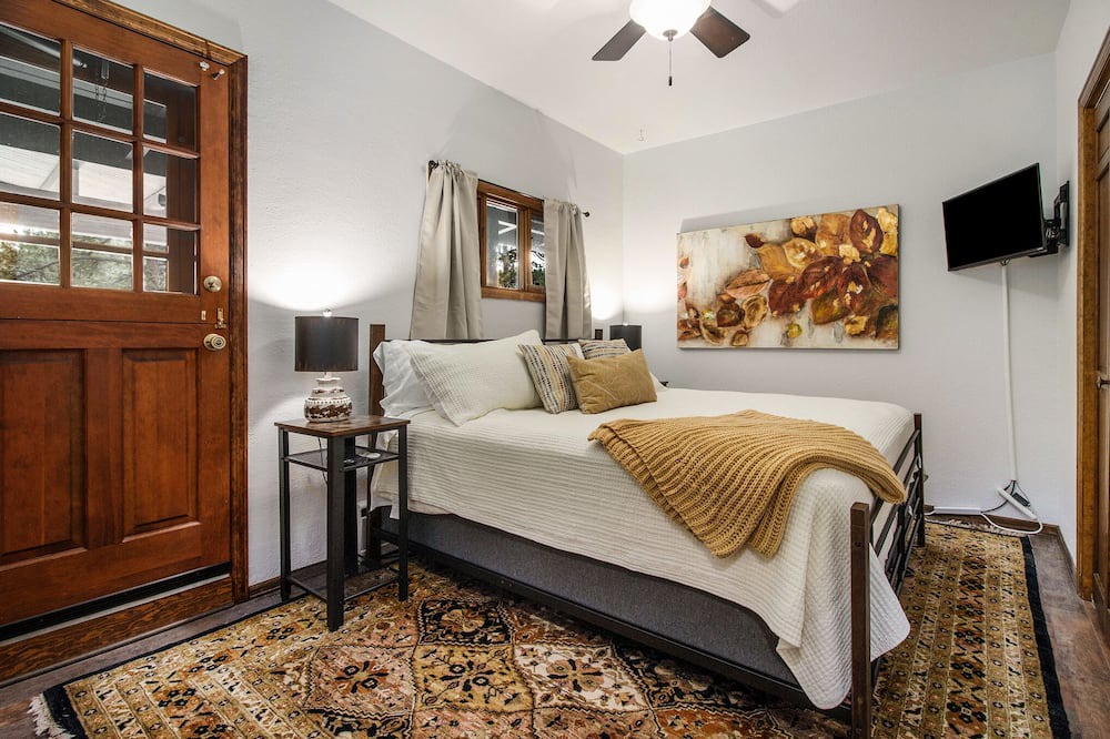 Photo of Bedroom in Kerr Gulch