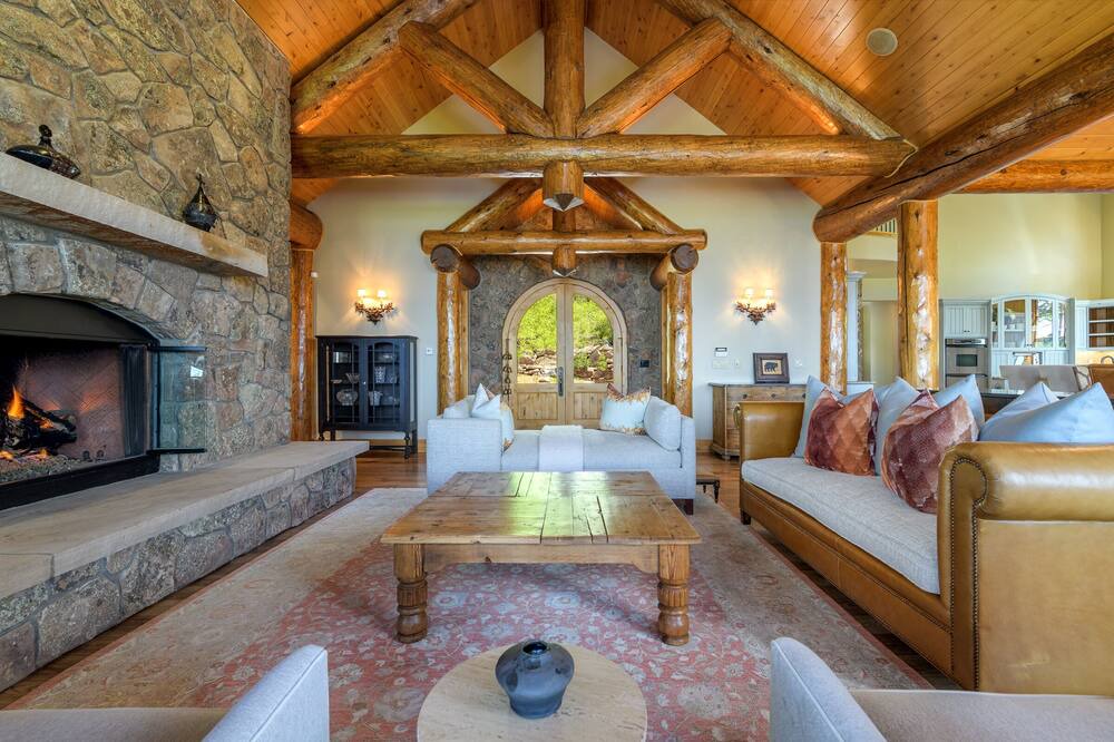 Photo of Livingroom in Edwards