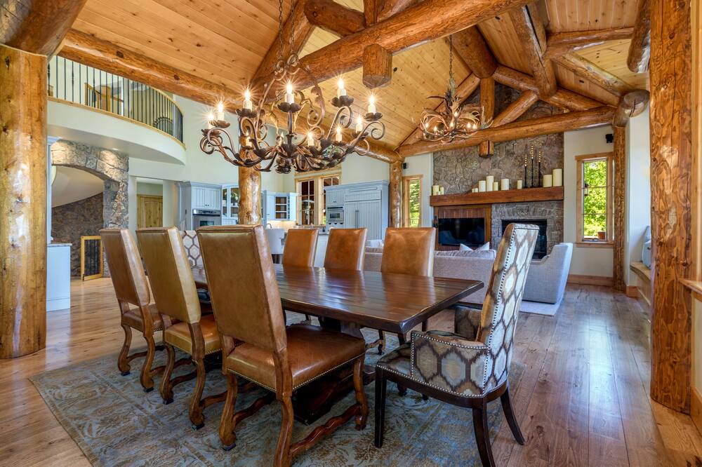 Photo of Livingroom in Edwards