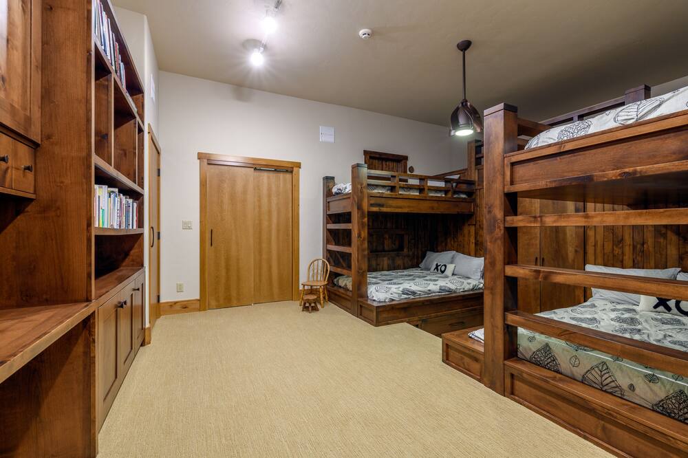 Photo of Bedroom in Edwards