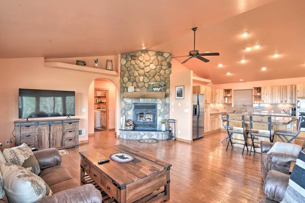 Photo of Livingroom in Warm Springs