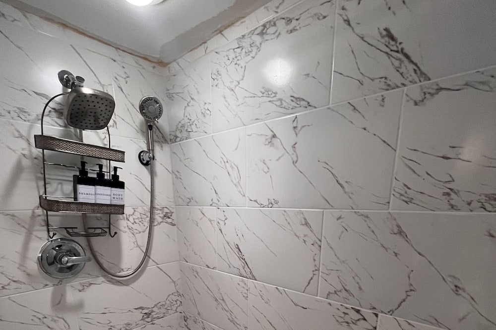 Photo of Bathroom in Lincoln Park