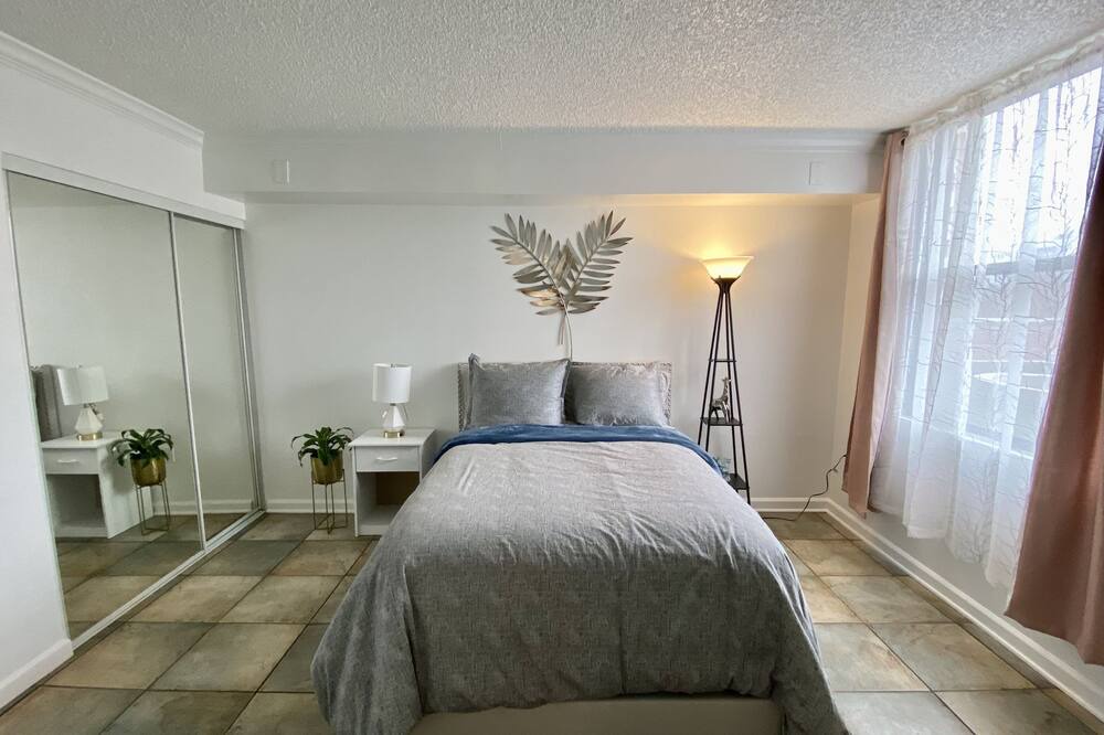 Photo of Bedroom in Lincoln Park