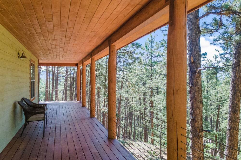 Photo of Patio Balcony in Forest Lakes