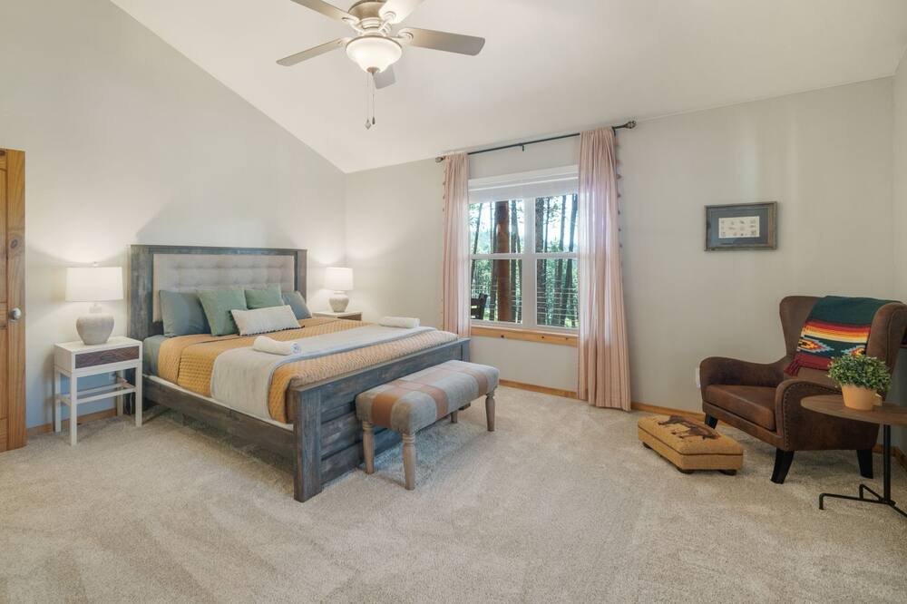 Photo of Bedroom in Forest Lakes
