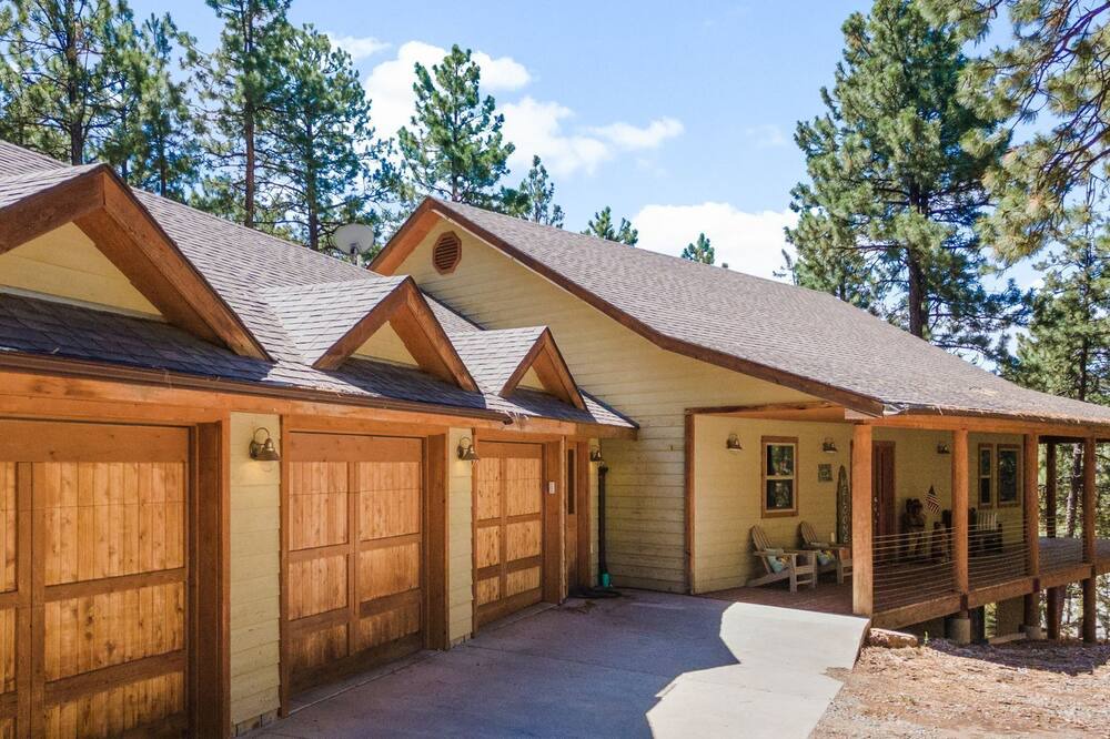 Photo of Outdoor in Forest Lakes