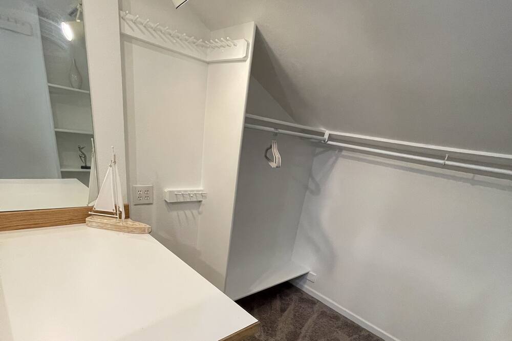Photo of Bathroom in Dam East - West