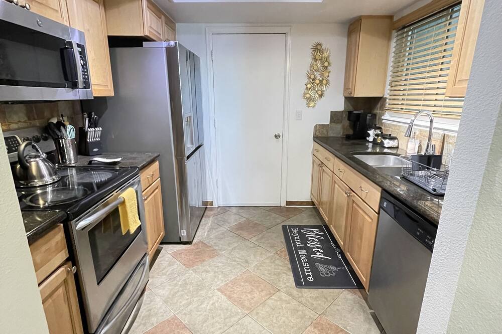 Photo of Kitchen in Dam East - West