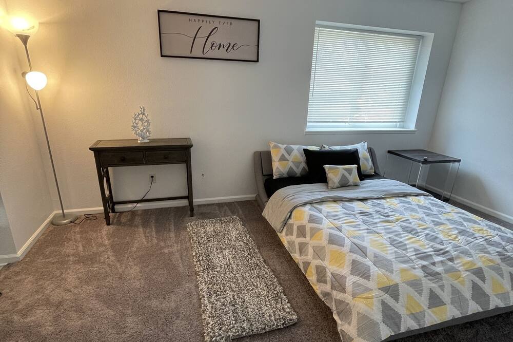 Photo of Bedroom in Dam East - West