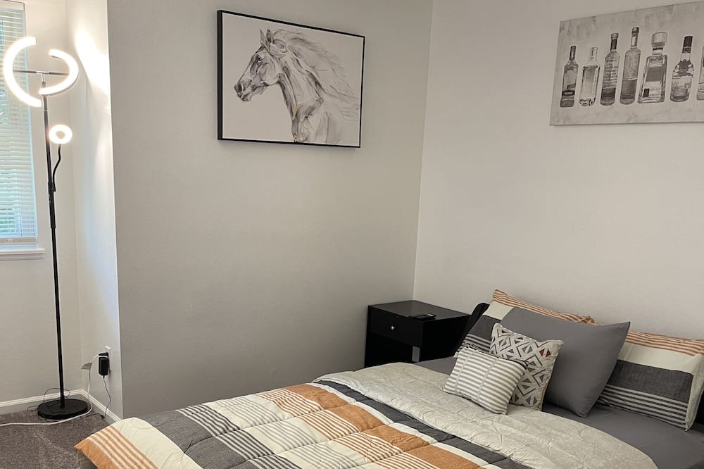 Photo of Bedroom in Dam East - West