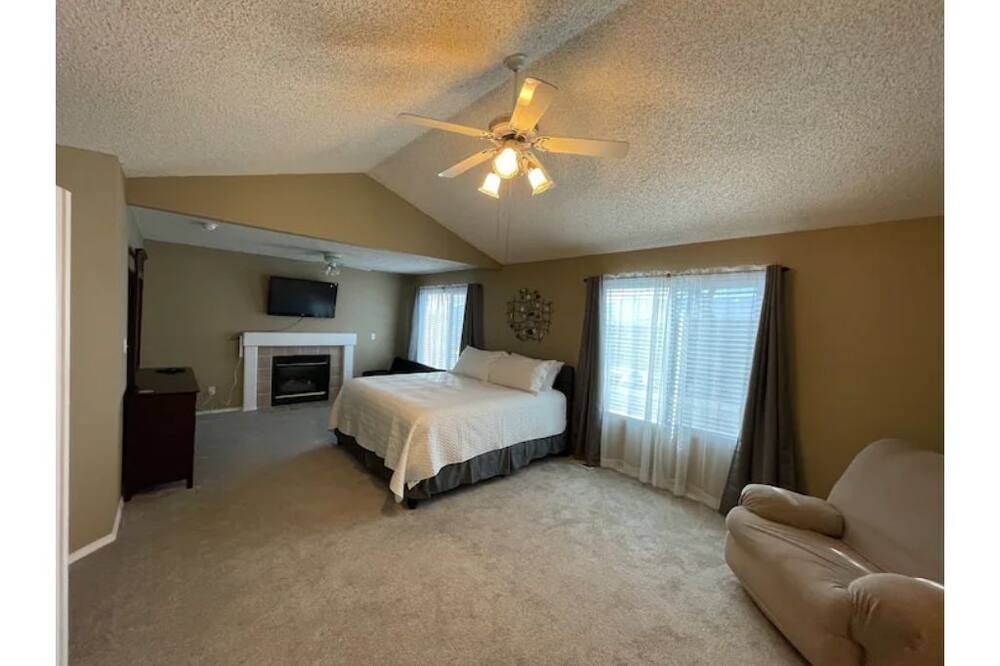 Photo of Bedroom in Southeast Colorado Springs