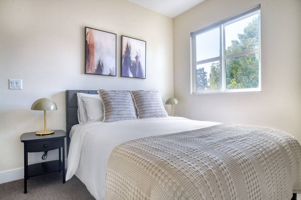 Photo of Bedroom in Cherry Creek