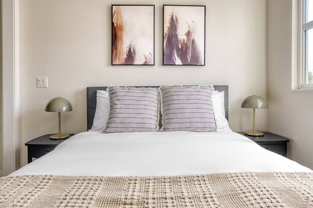 Photo of Bedroom in Cherry Creek