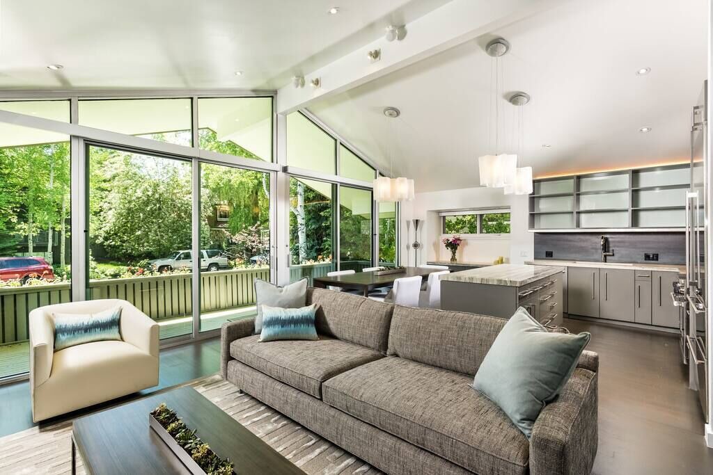 Photo of Livingroom in West End