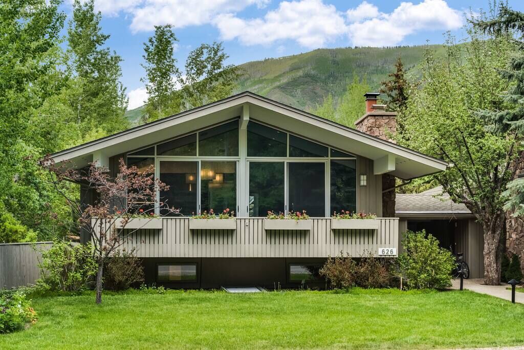 Photo of Outdoor in West End