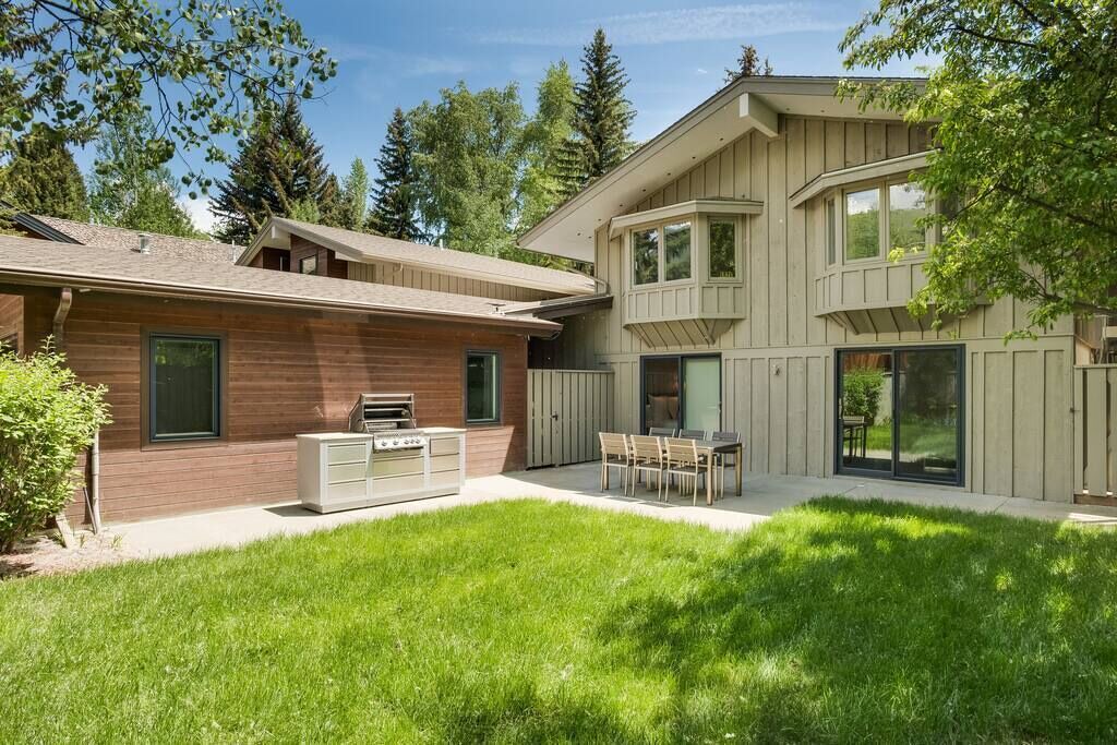 Photo of Outdoor in West End