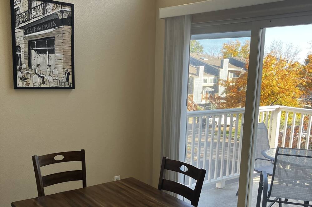 Photo of Patio Balcony in Glenwood Grove - North Iris