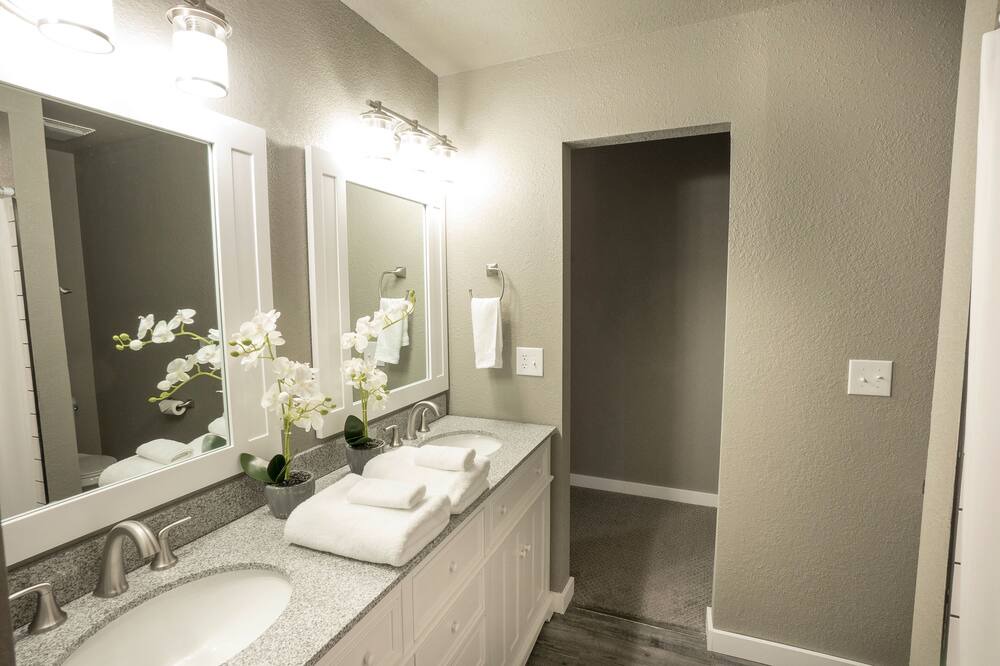 Photo of Bathroom in Rustic Hills