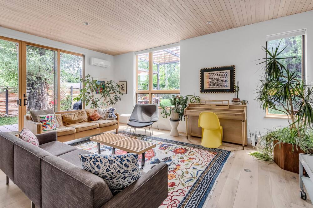 Photo of Livingroom in Newlands
