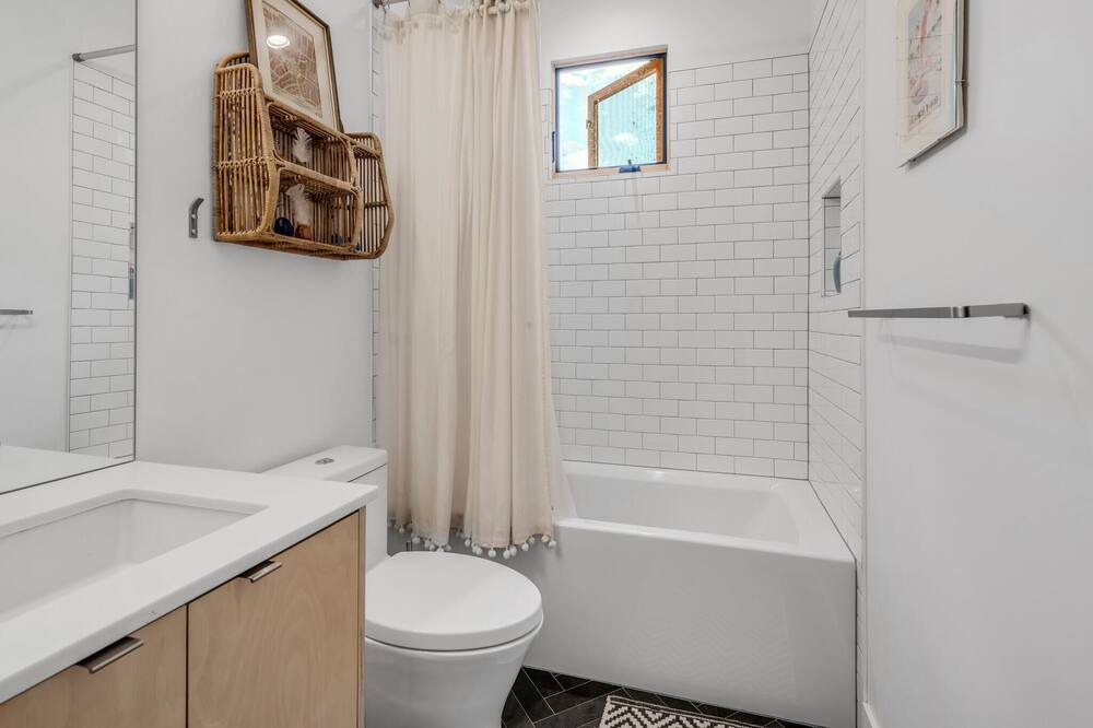 Photo of Bathroom in Newlands