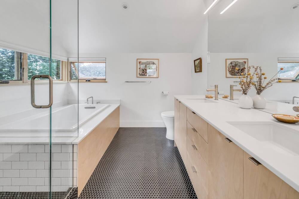 Photo of Bathroom in Newlands