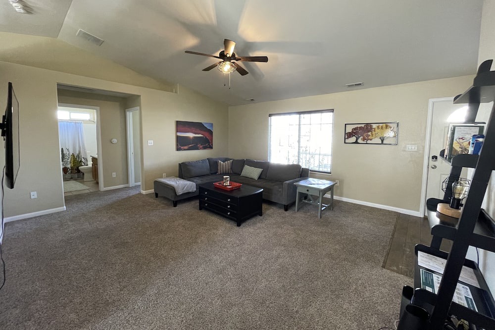 Photo of Livingroom in Fruita