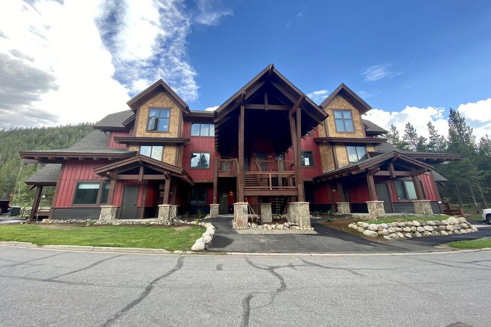 Photo of Outdoor in Lakeside Village