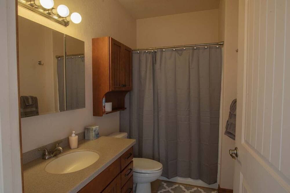 Photo of Bathroom in Pear Park