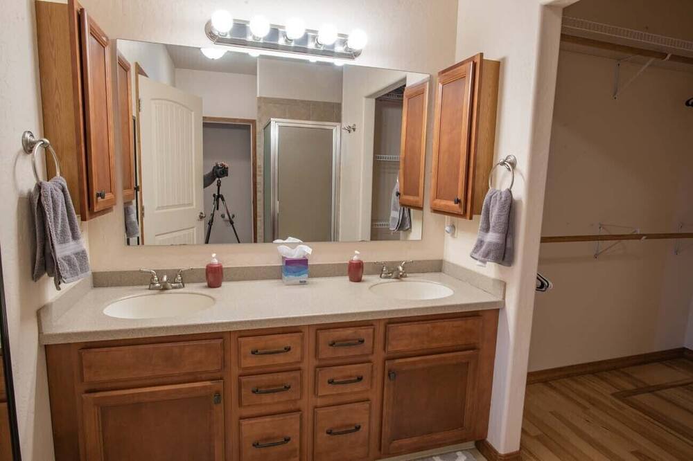 Photo of Bathroom in Pear Park