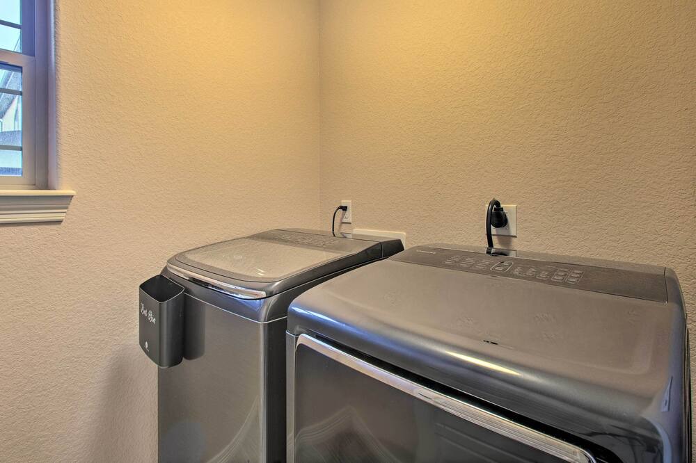 Photo of Bedroom in College View