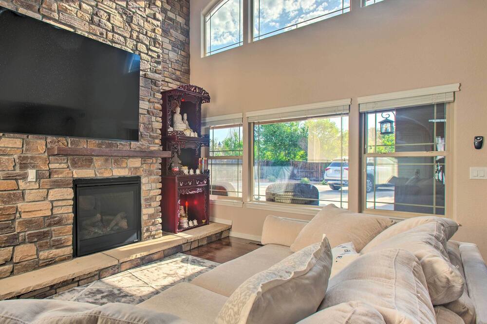 Photo of Livingroom in College View