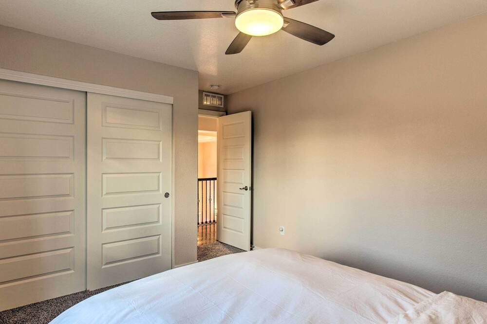 Photo of Bedroom in College View