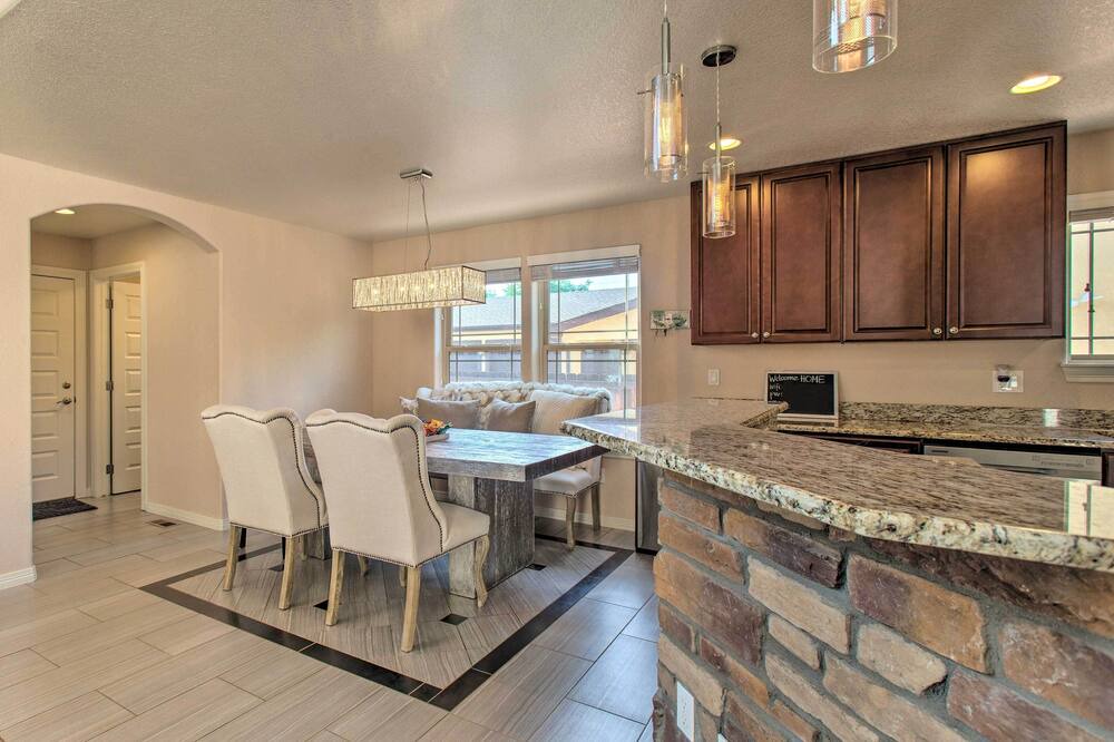 Photo of Kitchen in College View