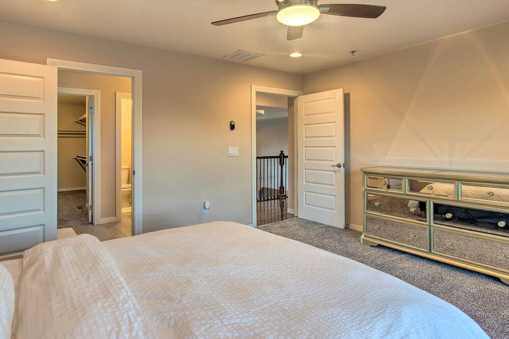 Photo of Bedroom in College View