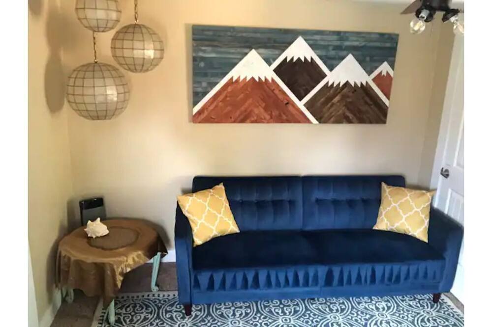 Photo of Livingroom in Berkley