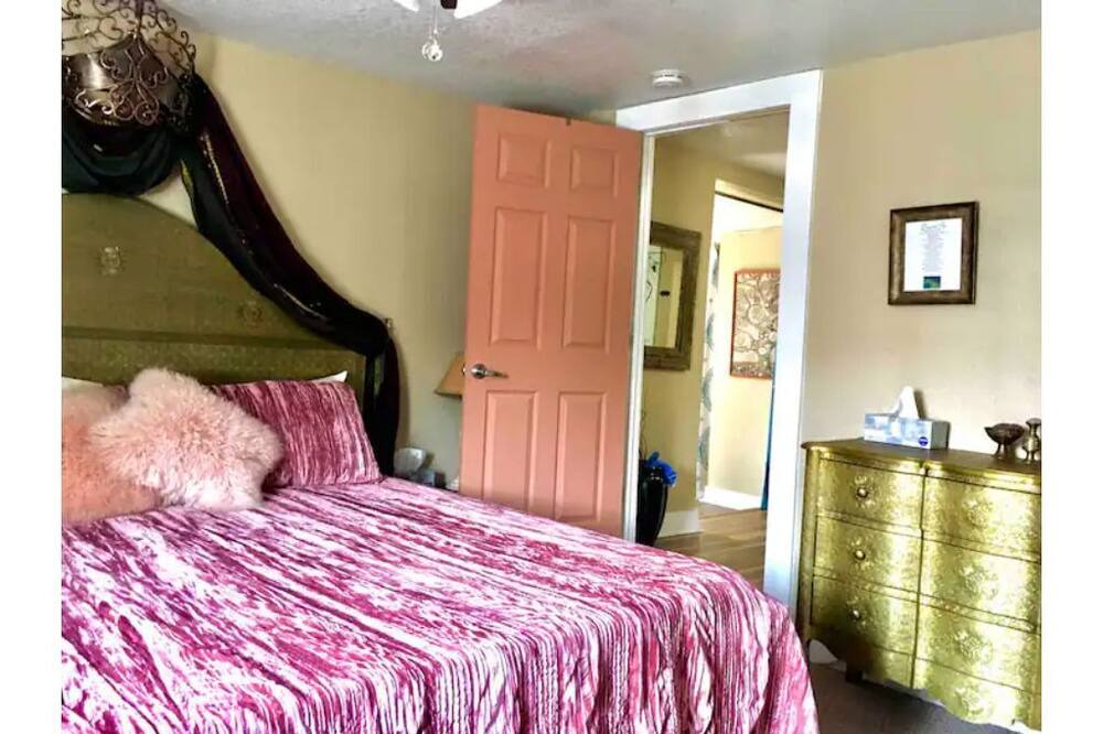 Photo of Bedroom in Berkley