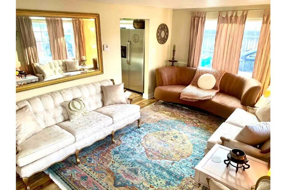 Photo of Livingroom in Berkley