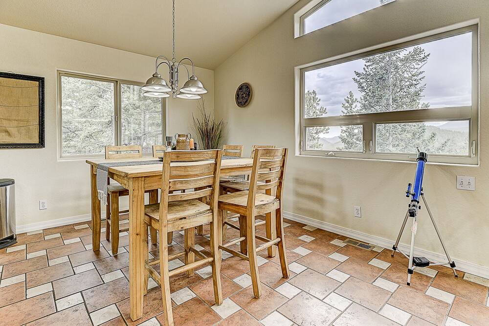 Photo of Livingroom in Woodland Park