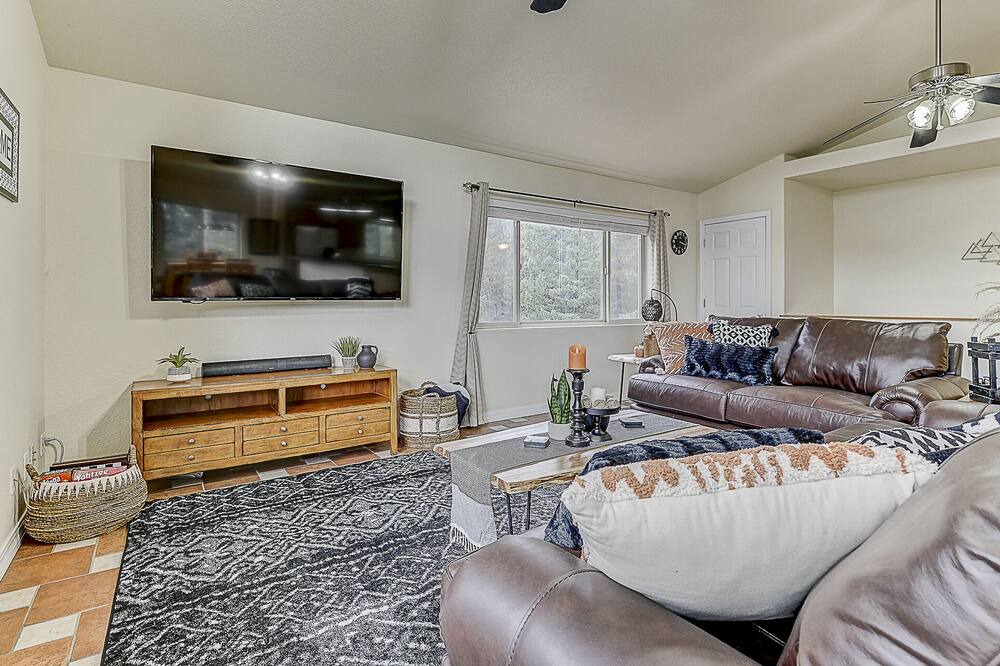 Photo of Livingroom in Woodland Park