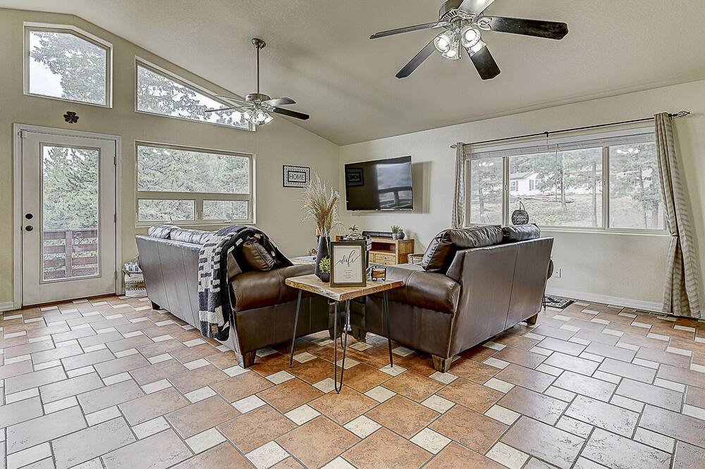 Photo of Livingroom in Woodland Park