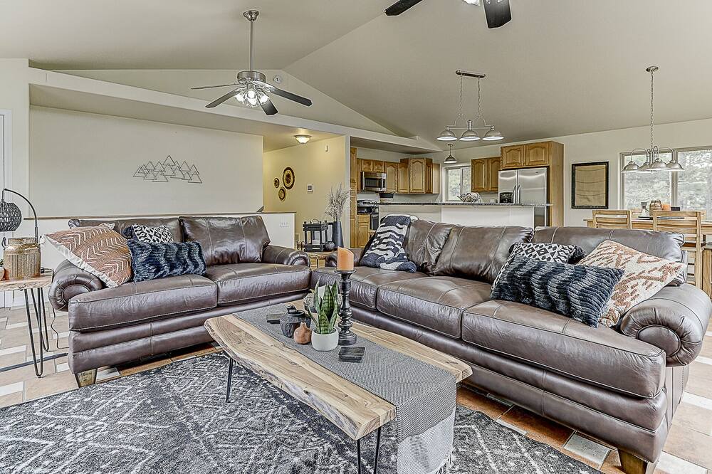 Photo of Livingroom in Woodland Park