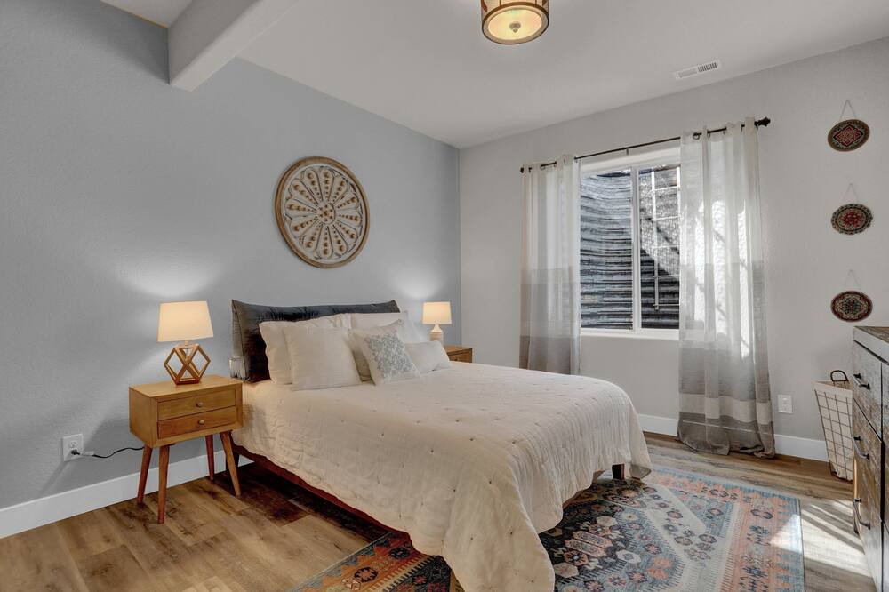 Photo of Bedroom in Gleneagle