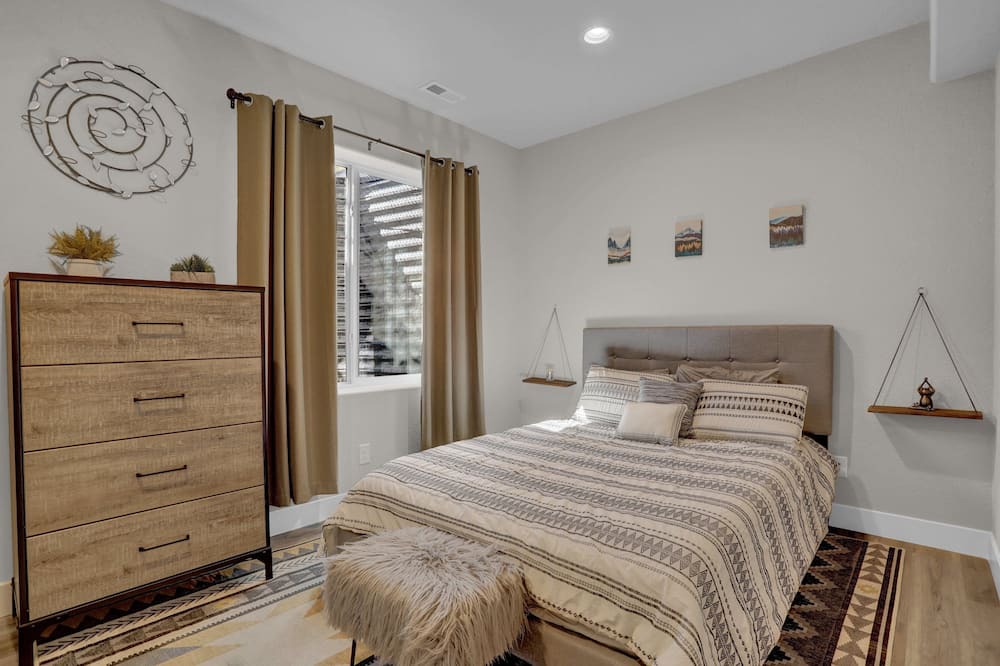 Photo of Bedroom in Gleneagle
