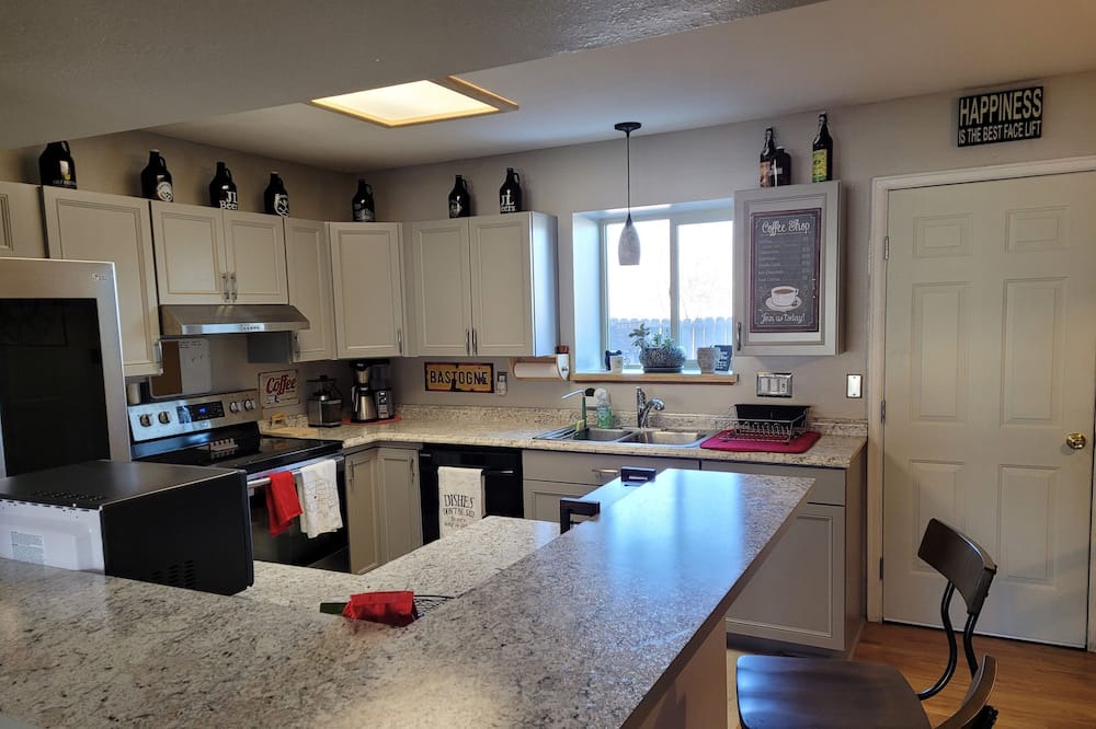 Photo of Kitchen in Cheyenne Meadows